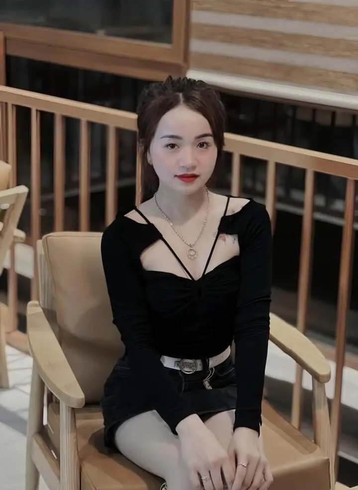 Escort Model Nuna