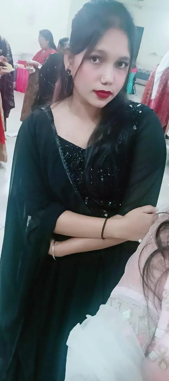 Escort Model Piya