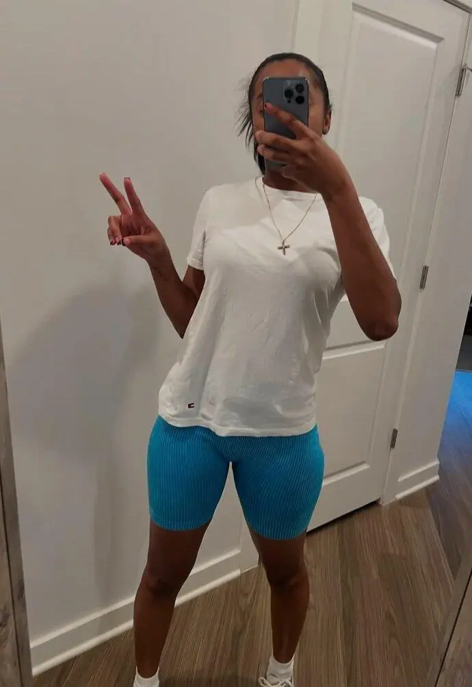 Escort Model Sharon
